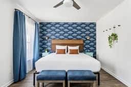 *New* WeCo Duplex | 8 BR, 75" TVs | Sleeps 16 - Image 2