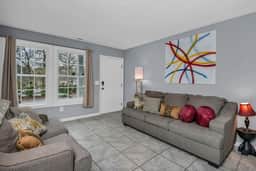 2BR Near Downtown | Walk to Hospital - Image 2