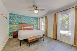 A Sunny & Stylish 4BR/3BA w King Beds & WiFi - Image 3