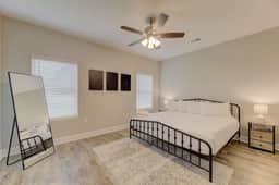 Deja Blue by Heartwood | 10 Mins to Downtown - Image 3