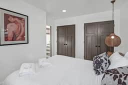 Downtown Cottage with Zen Garden - Image 3