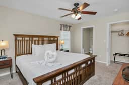 Easy Lake Living - Sleeps 8 - Image 5