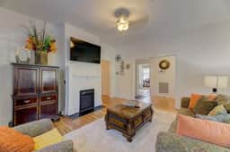 Heidt of Columbia | 3BR @ 5 Points! - Image 2