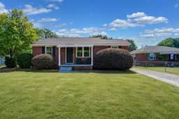 Hibiscus Hideaway | Relaxing 3BR Escape - Image 4