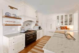 Lakeside Manor | Sleeps 10 | Pool Table & Playroom - Image 5