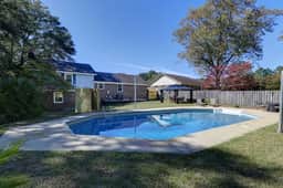Lexington Leisure House- 4BR w/ Pool & Games - Image 3