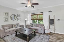 Lounge on Lakewood | Sleeps 10 | Lakefront! - Image 4