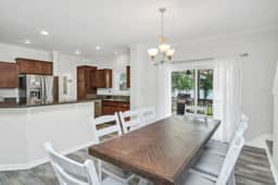 Lounge on Lakewood | Sleeps 10 | Lakefront! - Image 2