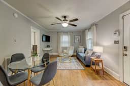 Lounge On Lincoln | Pet Friendly | 3BR Sleeps 6 - Image 4