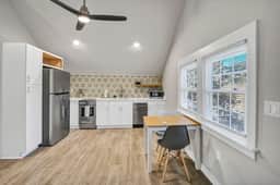 Margrave Studio | 1BR 1BA | Upstairs Duplex - Image 3