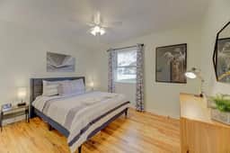Modern Renovated Apartment in the ♥️ of the City - Image 4