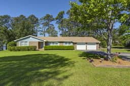 The Cardinal's Nest| Sleeps 9 | Close In - Image 5