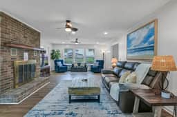 The Cardinal's Nest| Sleeps 9 | Close In - Image 2