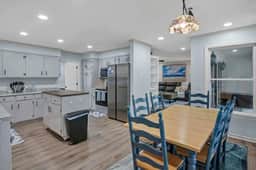 The Cardinal's Nest| Sleeps 9 | Close In - Image 4