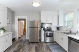Revamped 3BR Oasis on Forest Dr - Image 3