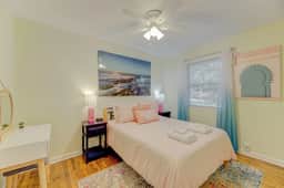 Stylish & Cozy Apartment Close to Everything! - Image 5