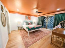 The Flamingo Suite | 1 King | Newly Renovated! - Image 4