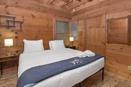 Turtle Point Cabin | Private Dock & Kayaks - Image 2