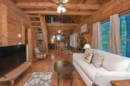 Turtle Point Cabin | Private Dock & Kayaks - Image 3