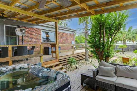 3BR Brick Cottage | Mins to USC & Riverbanks Zoo! - Image 1