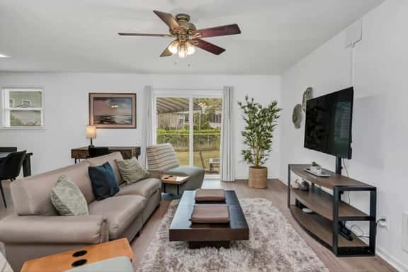 Blue Park Nest | 3 BR 2 BA - Image 1