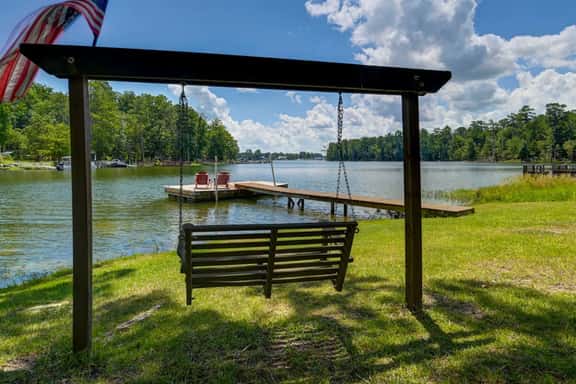 Easy Lake Living - Sleeps 8 - Image 1