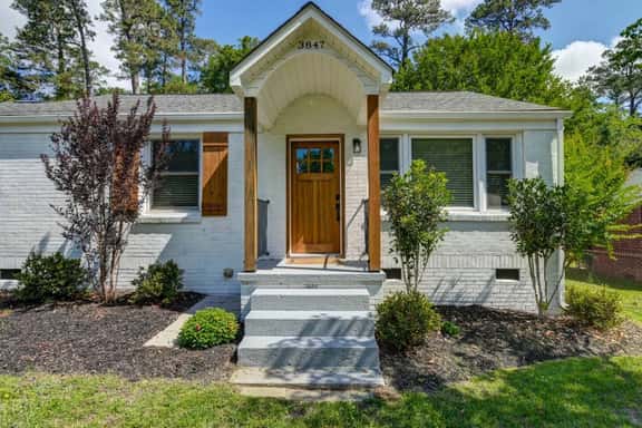 Montgomery Rosewood Escape | Near USC - Image 1