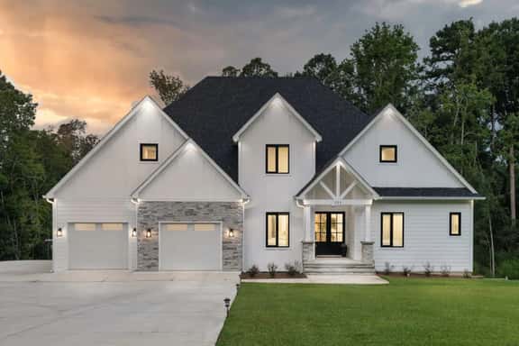 Pickleball Court + Hot Tub + Much More! Sleeps 30 - Image 1