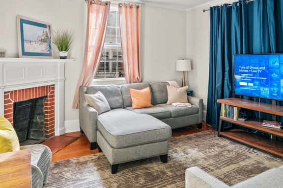 Simplicity on Sims | 3BR 1BA | Downtown - Image 1