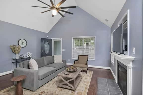 Spacious 4BR with Loft Bedroom - Image 1