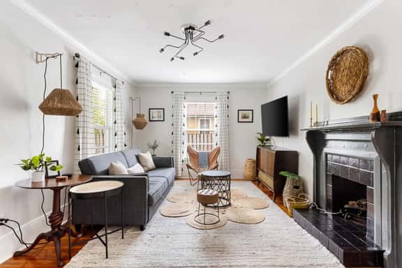 Walk West Cola @Historic Mill House 2 bed, 1 bath - Image 1