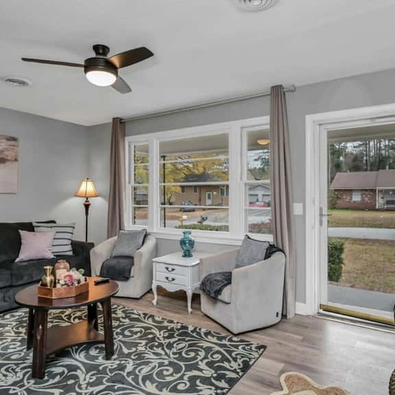 Bright & Renovated 3BR Close to Downtown - Image 1