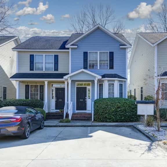 Cozy 2BR Townhome Near Ft Jackson | Sleeps 4 - Image 1
