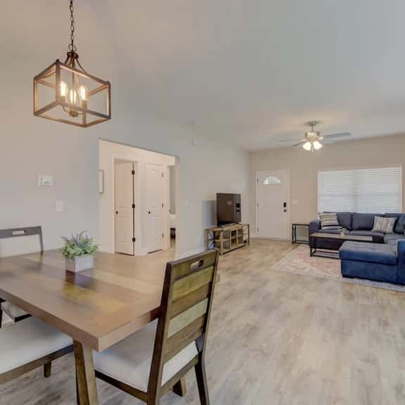 Deja Blue by Heartwood | 10 Mins to Downtown - Image 1