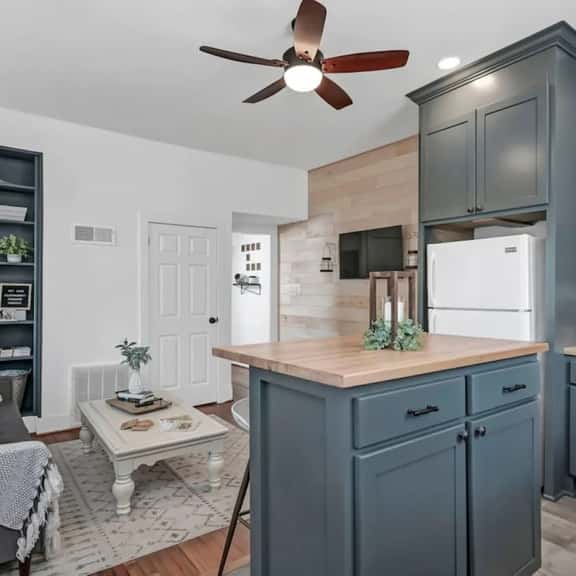 Downtown Farm Charm | Modern 1BR | Mins to USC - Image 1