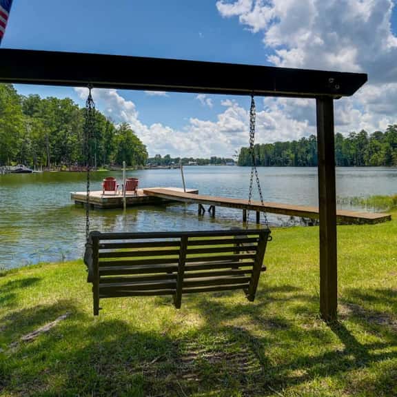 Easy Lake Living - Sleeps 8 - Image 1