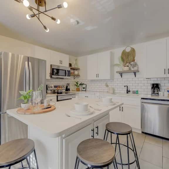 Funky River Caravan Apt | 4BR 3BA Near DT Cola - Image 1