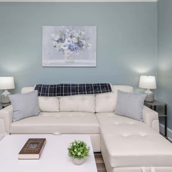 Hollywood Hideaway | 1BR Near Rosewood - Image 1