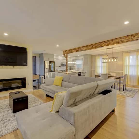 Home Away From Home | Eau Claire NBHD 3BR 2BA - Image 1