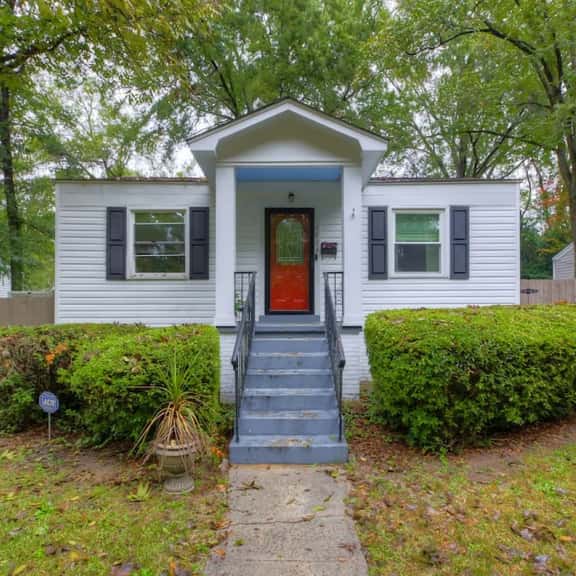 Lounge On Lincoln | Pet Friendly | 3BR Sleeps 6 - Image 1