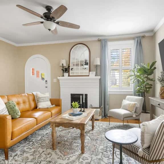 Lush 4BR on Lincoln | Mins to USC | Sleeps 7 - Image 1