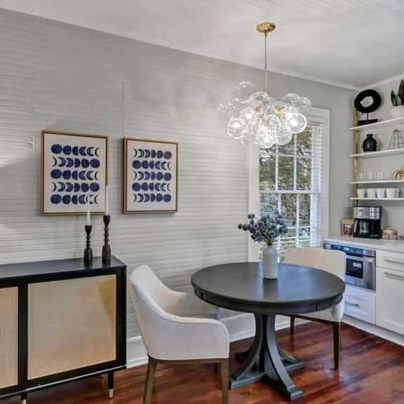 The Wren's Nest | 1BR 2BA Guesthouse - Image 1