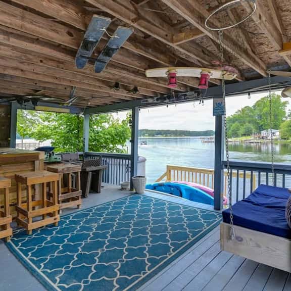 Murray Shores Getaway w/ Kayaks | Boat for Rent - Image 1