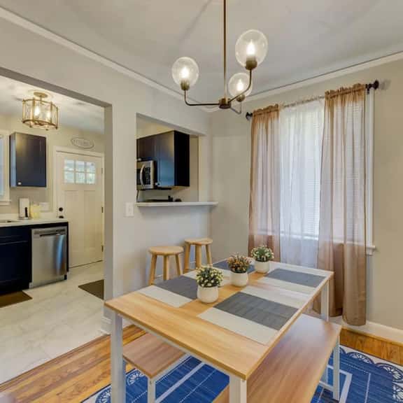 Quaint and Updated Columbia Cottage: Sleeps four! - Image 1
