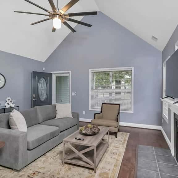 Spacious 4BR with Loft Bedroom - Image 1