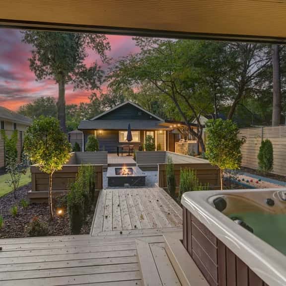 The Indigo - 2BR w/Hot Tub & Outdoor Space - Image 1