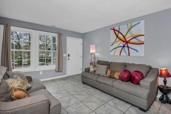 2BR Near Downtown | Walk to Hospital - Image 2
