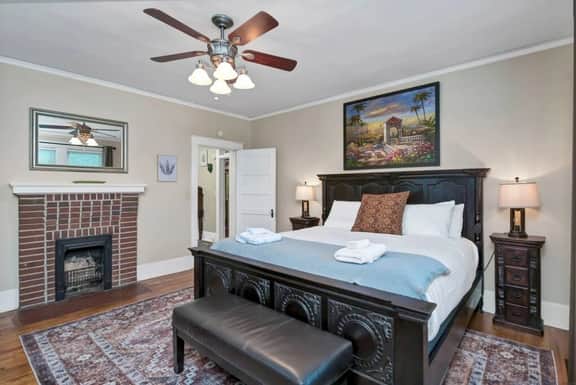 3BR Brick Cottage | Mins to USC & Riverbanks Zoo! - Image 3