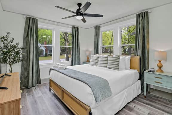 4BR Retreat w/ Game Shed | Near Downtown - Image 3
