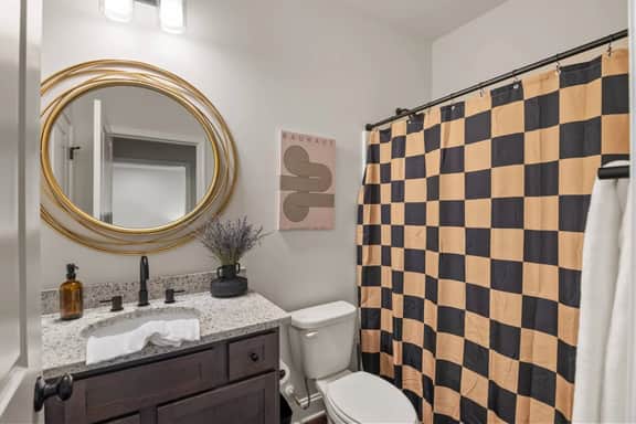 B-Contemporary Columbia Duplex| Near USC & Main St - Image 4